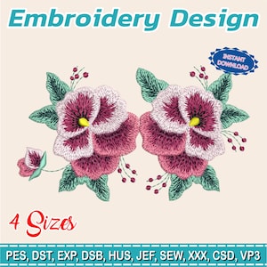 Puede incluir: Un diseño de bordado con dos grandes y detalladas flores de pensamiento en tonos rosa y blanco, con hojas verdes y pequeñas bayas rojas. El diseño incluye el texto "Embroidery Design", "4 Sizes" y "Instant Download".
