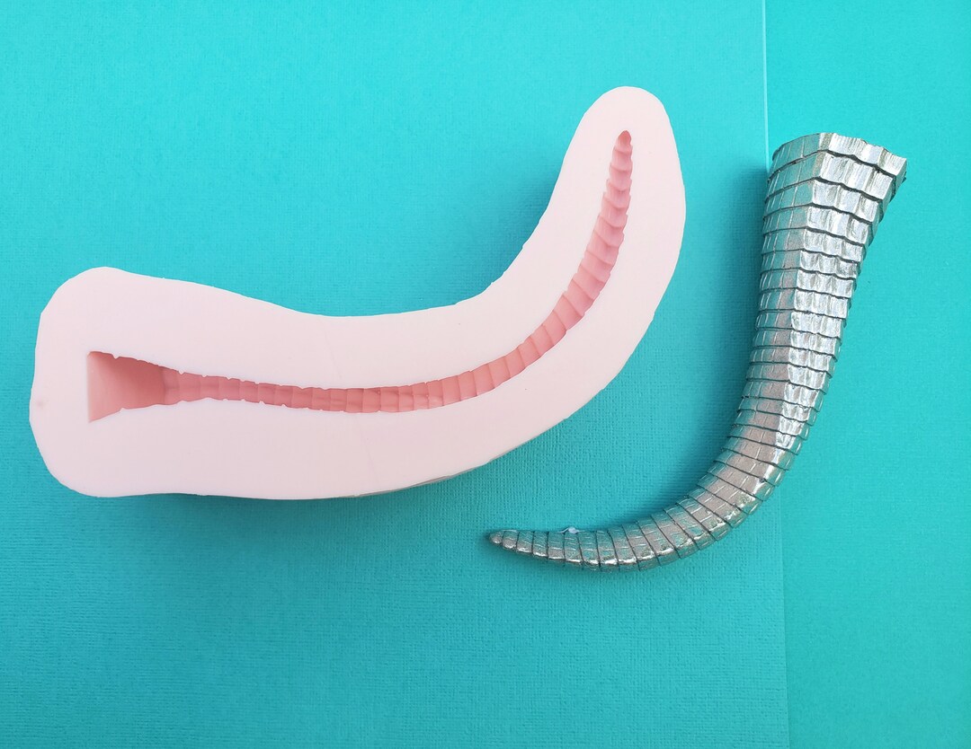 Leyndo 122 Pcs Crocodile Party Favors Set - Alligator Themed Decorations With Toys, Bracelets & Stickers