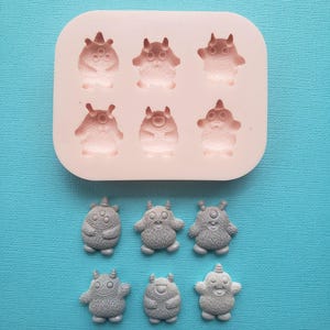Little Monsters Aliens Cartoons Silicone Mold for Resin, Candy, Fondant, Polymer Clay, Gypsum, Wax, Jewelry, Chocolate, Soap, A533