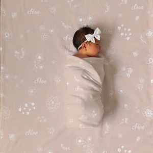 Manta personalizada con nombre de bebé Floral bohemio personalizada