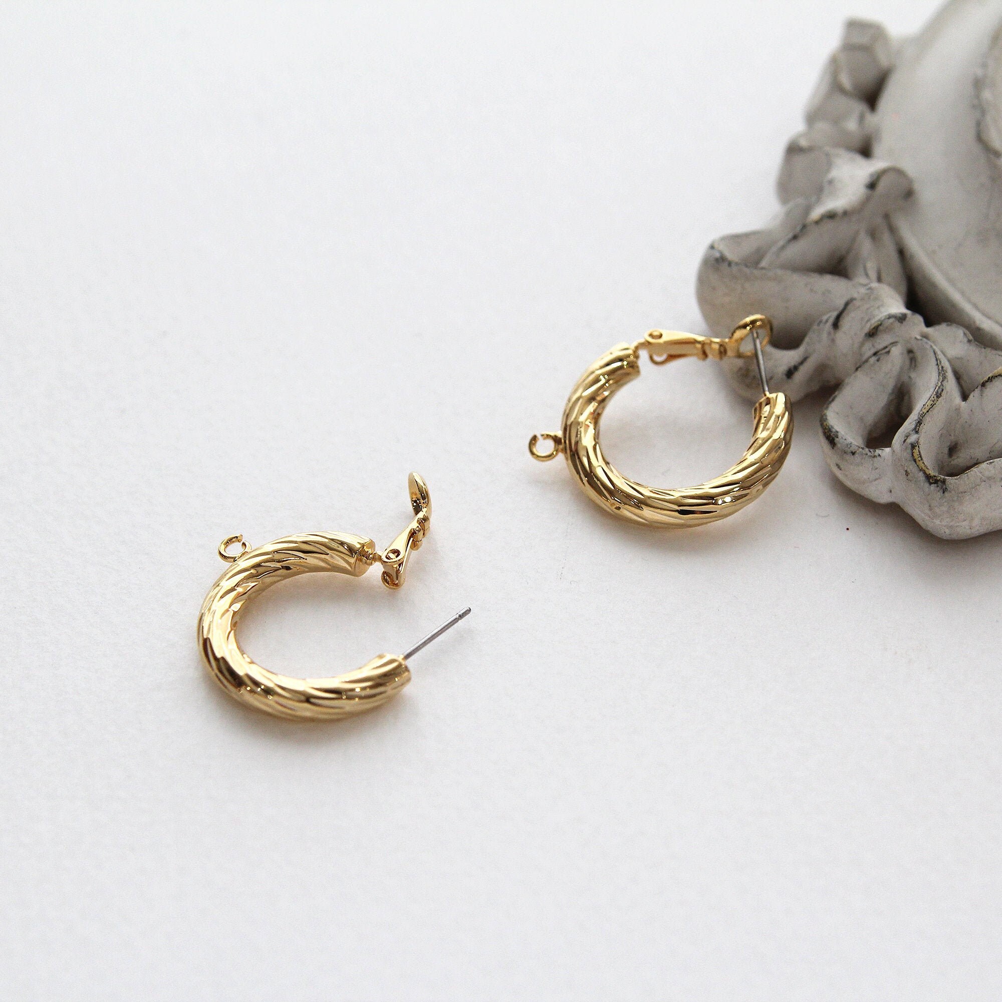 2pcs/10pcs 23mm Circle Hoop One Touch Earring Posts, 14K Gold Plated Earring, Lever-back, Nickel Free Earring Supplies P05 - Etsy 2pcs/10pcs 23mm Circle Hoop One Touch Earring Posts, 14K Gold Plated Earring, Lever-back, Nickel Free Earring Supplies P05 - Etsy