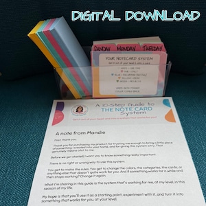 Può includere: Un sistema di schede per appunti in download digitale con un organizer in plastica trasparente pieno di schede colorate. Le schede includono linguette per domenica, lunedì e martedì. È inclusa una guida stampata in 10 passaggi.