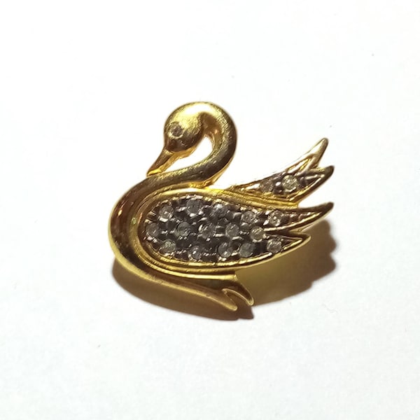 Golden Swan Brooch, Vintage Swan with Crystals Pin, 1980s retro Fashion Brooch,  golden with white stone, Good Luck Brooch, 19 x23 mm