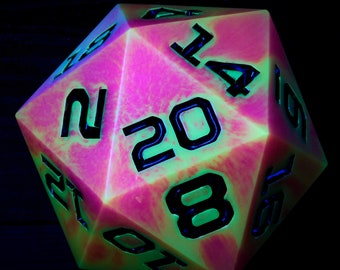 Gloeiend magma: Jumbo D20 dobbelstenen!