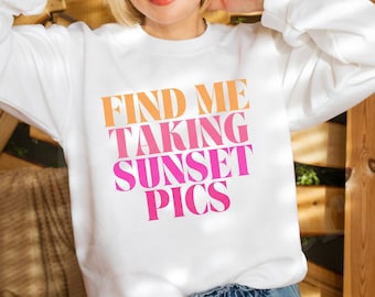 Sunset Graphic Sweatshirt, Trendy Sweatshirt, Summer Sweatshirt, Retro Summer, Beach Sweatshirt, Forever Chasing Sunsets, Womens Sweatshirt