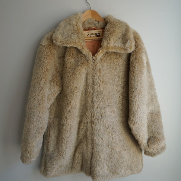 Manteau vintage en fausse fourrure blanc cerf années 60