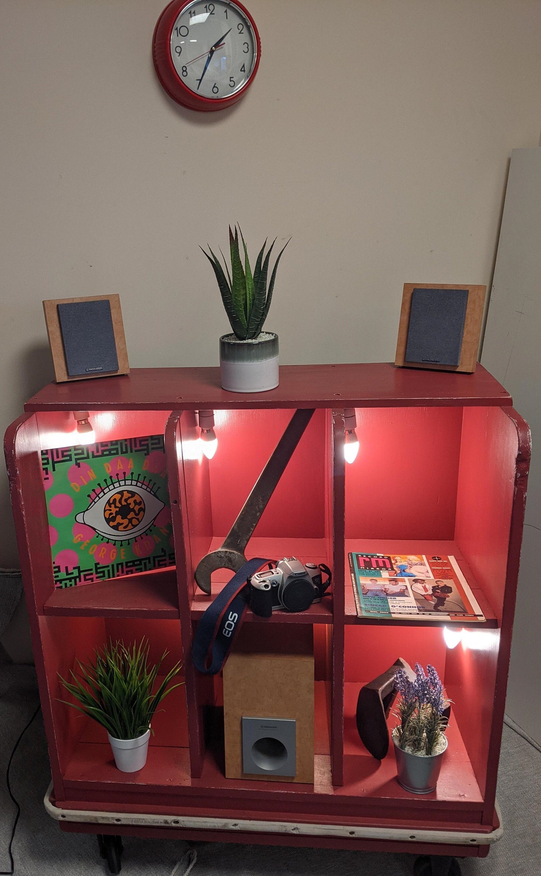 Upcyled display on wheels Etsy