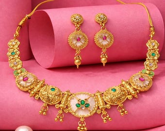 Collana Rajwadi Collana con perle placcate in oro opaco Collana girocollo in stile celebrità Husley con orecchino a goccia Gioielli tradizionali indiani