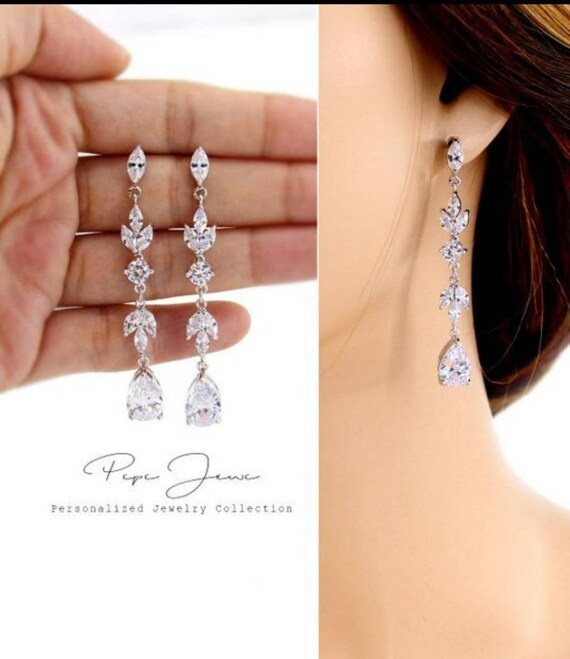 Tiny Crystal Earing - Silver