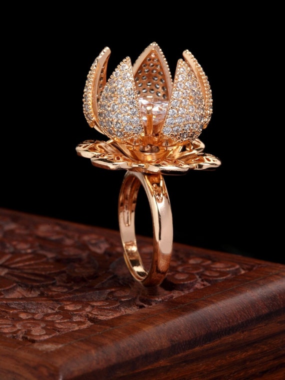 Contemporary design cocktail diamond ring with 18k dual tone white gold and  rose gold engagement ring... - Picture of Dev Arts N Jewels, Jaipur -  Tripadvisor