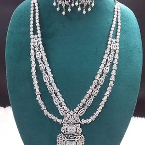 Lange Smaragd Diamant Halskette Set / Rubin AD Steine 3 Linien Halskette mit langen Jhumka Ohrringen / Diamant Smaragd haram Braut Hochzeit Indian eingestellt