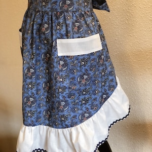 Blue Cotton Apron • Blue Country Apron • Country Kitchen Apron • Adult Apron with Pockets • Ruffle Bottom Apron