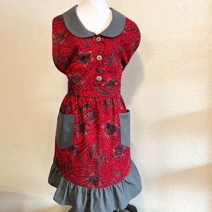 Red Country Apron with pockets • Red Paisly Print Apron • Kitchen Apron • Button Front Apron with Collar