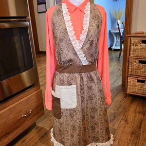 Women&#39;s Apron • Kitchen Apron with Pockets • Womens Floral Apron with Pockets