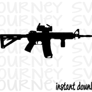 Könnte beinhalten: Schwarze Silhouette eines Gewehrs mit einem Zielfernrohr oben. Das Gewehr ist nach rechts gerichtet. Der Hintergrund ist weiß mit dem Text "journey svg" wiederholt.
