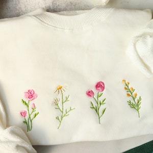 Wildflowers crewneck sweatshirt embroidered,floral embroidered sweatshirt,Valentine's Day Gift,Gift for MAMA