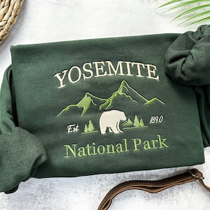 Yosemite National Park Embroidered Sweatshirt,National Park Sweatshirt,Vintage Yosemite Embroidered Crewneck,Gifts for her