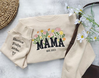 Felpa floreale ricamata personalizzata Mama, girocollo personalizzato Mama con nomi di bambini, cuore sulla manica, regalo per la nuova mamma, regalo per la festa della mamma