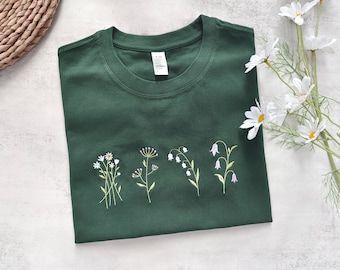 Preciosa camiseta bordada de flores silvestres, camisa de margarita verde oscuro, camisetas con bordado floral, regalos para ella/él, regalos para mamá