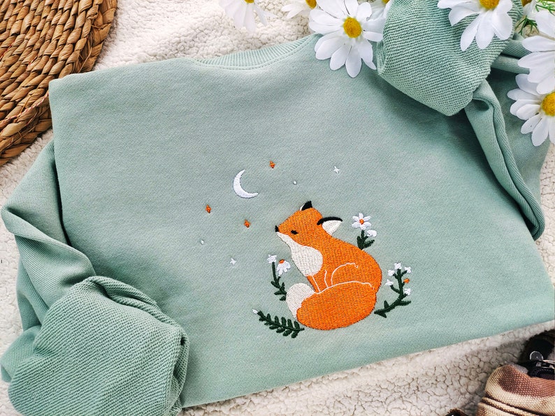 Fox Daisy Embroidered Sweatshirt,Embroidered Sweatshirt Vintage,Embroidered Crewneck ,Nature Lover Gift image 2