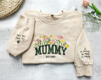 Aangepaste mummie geborduurd bloemensweatshirt, gepersonaliseerde mama crewneck met kindernamen, hart op mouw, cadeau voor nieuwe moeder, Moederdagcadeau