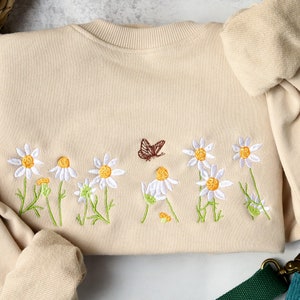 Daisies and Butterfly Embroidery Sweatshirt,crewneck Sweatshirt ...