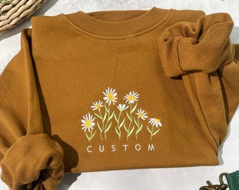 Custom Daisy embroidered sweatshirt,crewneck sweatshirt embroidered,trendy sweatshirt,Flower Sweatshirt,personalized gift