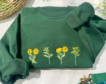 Round neck sunflower embroidered sweatshirt, embroidered sweatshirt vintage, sweatshirt women's trend, anniversary gift,Gift for MAMA