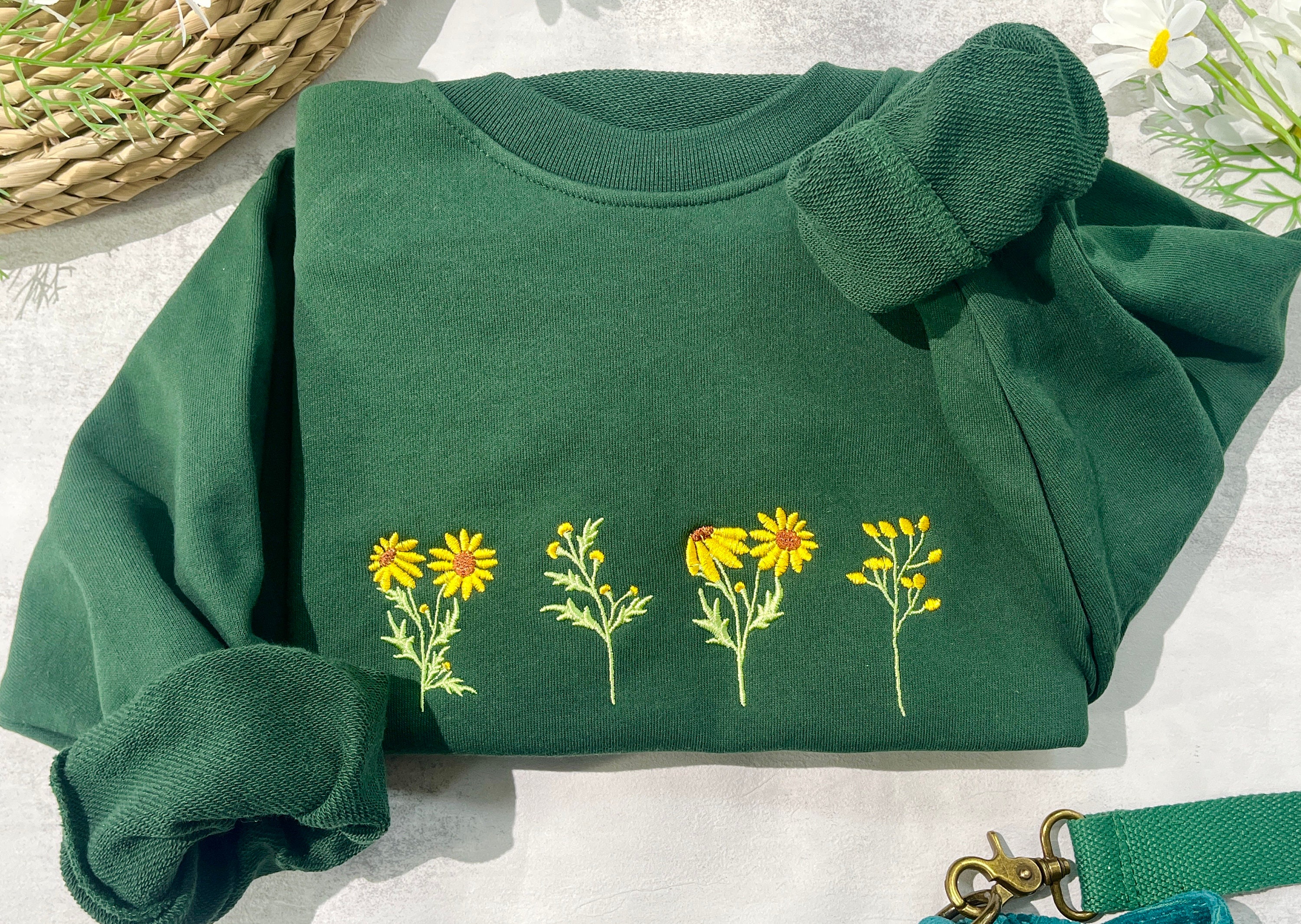 Discover Round neck sunflower embroidered sweatshirt