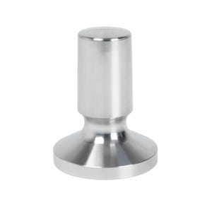 Op de afbeelding: Een zilveren koffie tamper met een ronde basis en een cilindrische bovenkant.