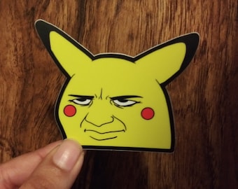 Pegatina de vinilo Pika Pleased / resistente a la intemperie, calcomanía de meme del ratón amarillo de anime