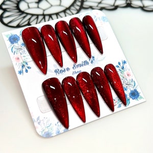 Mystery Red | Dark Red Cat Eye Press On Nails | Rote Magnetische Nägel | Red Glitter Fake Nails | Ruby Red Magnetic Polish