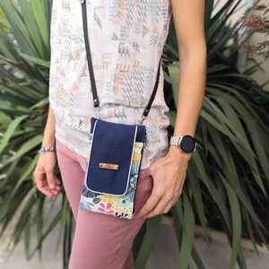 HOLLY smartphone pouch, phone pouch, phone holder, women's accessory, gift idea