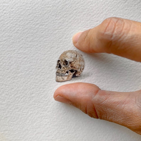 Human skull, goth, actual size of Lilliputian skull, memento mori, original painting, tiny art