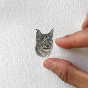 Ritratto di lince iberica, acquerello su carta, miniatura, piccola opera d'arte, mini cornice rotonda bianca in legno