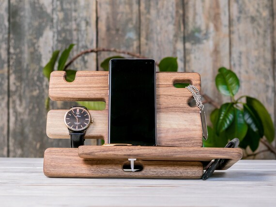 Cadeaux pour hommes, station d'accueil pour téléphone en bois