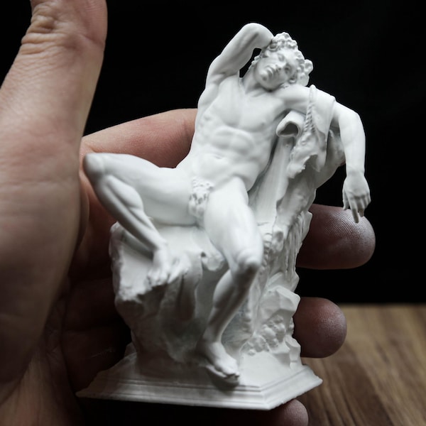 Statuetta in miniatura del Fauno Barberini – Scultura ispirata alla mitologia greca – Figurina del satiro ubriaco – Decorazione Dark Academia