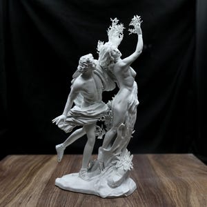 アポロ と ダフネ ギリシャの女神の彫刻像 大理石風(ベルニーニ作) 楽天市場】アポロとダフネ ギリシャの女神の彫刻像 大理石風