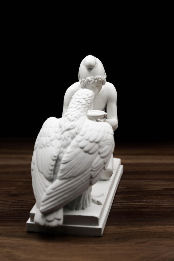 ガニメデスと鷲の像 | ギリシャ神話の彫刻 | ゼウスの献酌官アート