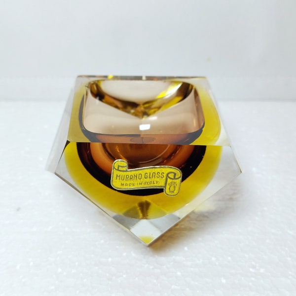 Alessandro Mandruzzato Sommerso Diamond-Shaped Murano Glass Ashtray, Italy 1960s