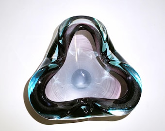 Cenicero de cristal artístico Murano Sommerso de uranio - Mediados de siglo - Italia, década de 1960