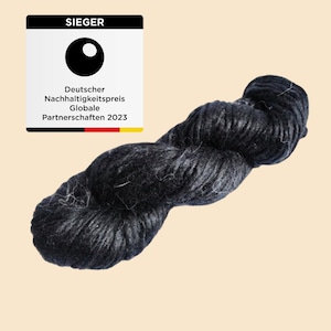 Alpaca wool | Handspun alpaca wool | Natural knitting wool | Undyed knitting yarn | Raw wool | DK wool | Yarn | Dark grey