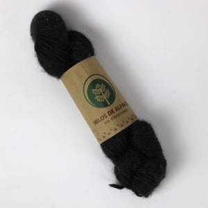 Alpaca wool | Handspun alpaca wool | Natural knitting wool | Undyed knitting yarn | Raw wool | Organic | DK wool | Yarn | Black