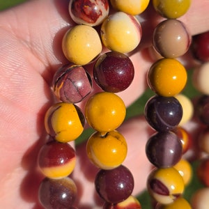 Mookaite 8mm bead bracelet