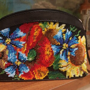 Borsa per cosmetici in pelle con perline fiori di campo Custodia per il trucco Beauty case ricamato Piccola borsa da toilette da donna fatta a mano