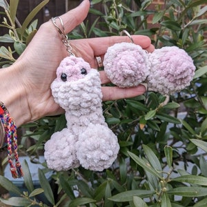 Pattern: Peekaboo & Peekaboob Keyring PDF