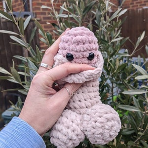 Pattern: Peekaboo Willy - PDF crochet pattern