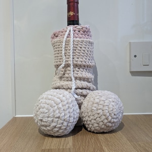 Pattern: Peekaboo Willy Wine Cover - PDF crochet pattern