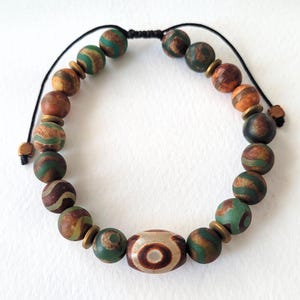 Tibetan Agate Bracelet: Natural Healing Gemstone, Adjustable Macrame