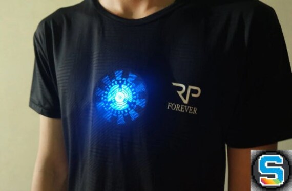 Pretend You're Tony Stark With Light-Up LED Iron Man Shirt | Gadget Review